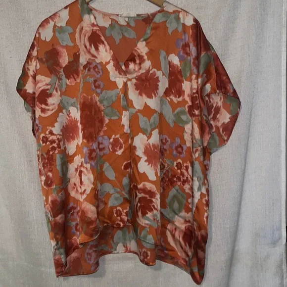 Entro Floral Flowy Blouse Size Large - Picture 2 of 5
